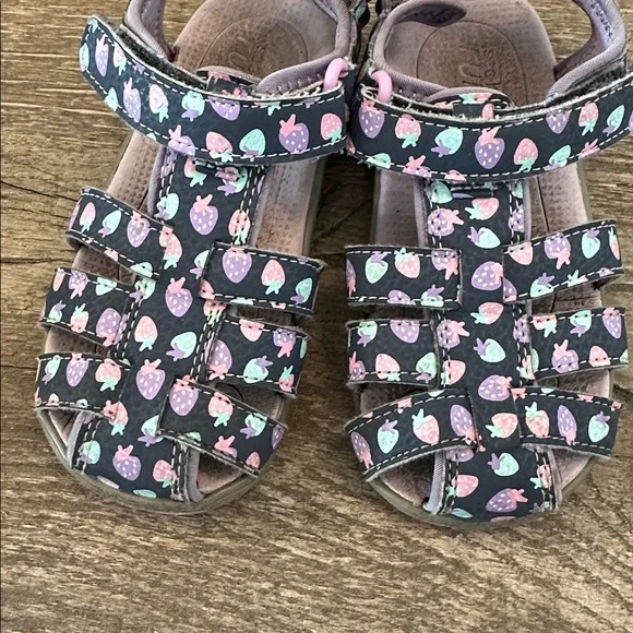 See Kai Run blue and pink strawberry closed toed sandal 🍓 9T - Picture 2 of 3